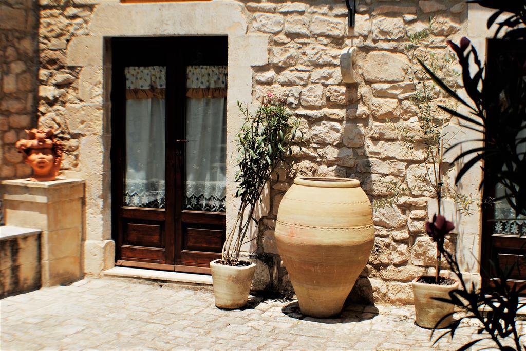 Historic Modica Villa Exteriör bild